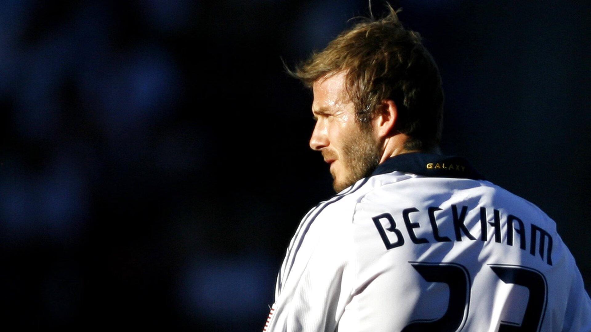 命运再施重创，国米旧将范赫斯登西协甲赛场第三次遭遇十字韧带撕裂